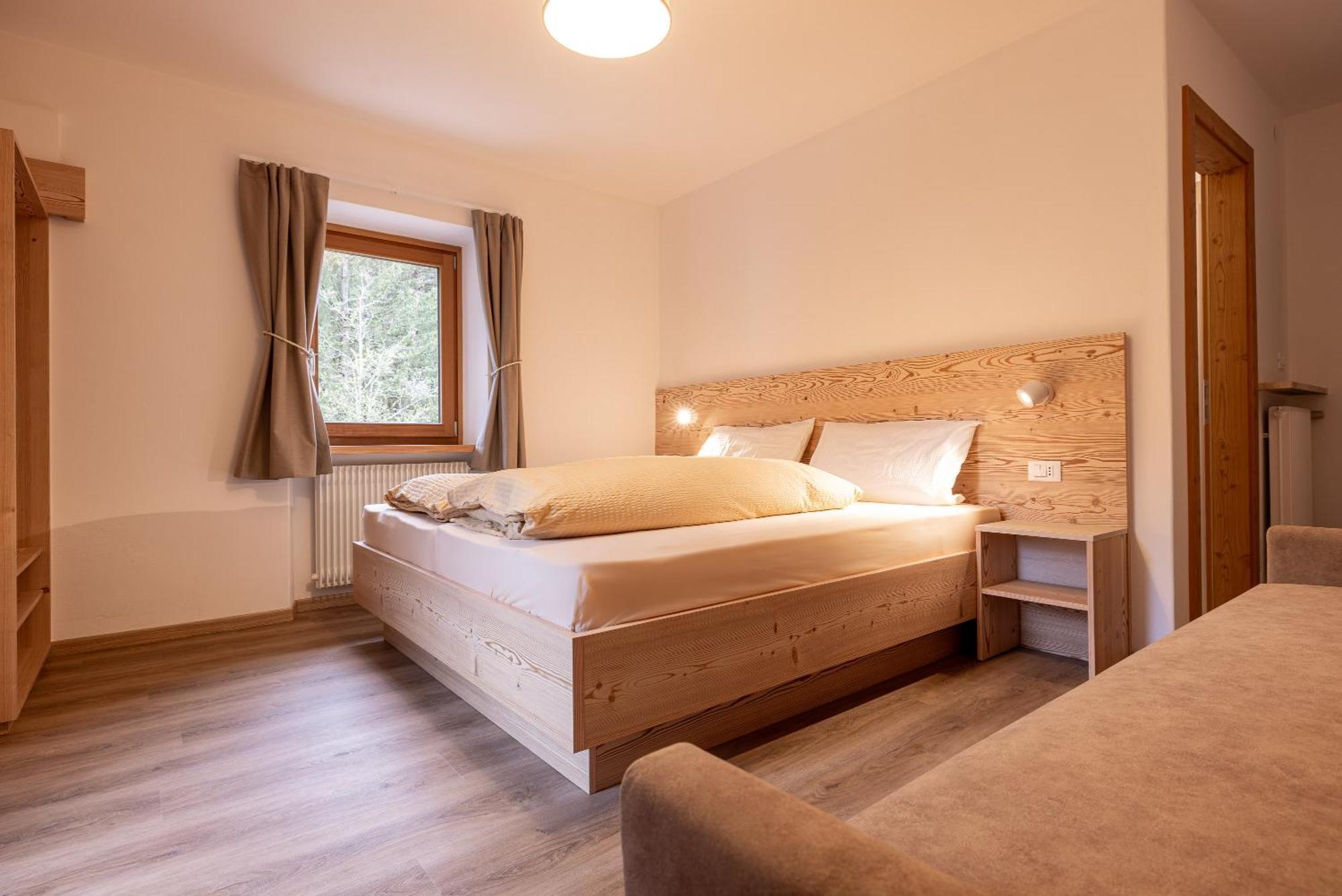 San Pietro Dolomiti Small Budget Hotel أورتيسايْ المظهر الخارجي الصورة