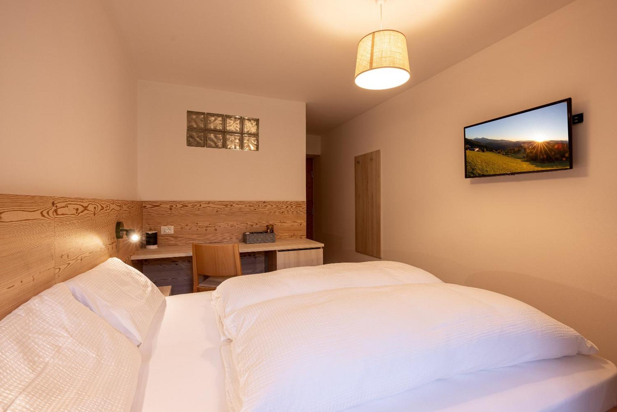 San Pietro Dolomiti Small Budget Hotel أورتيسايْ المظهر الخارجي الصورة