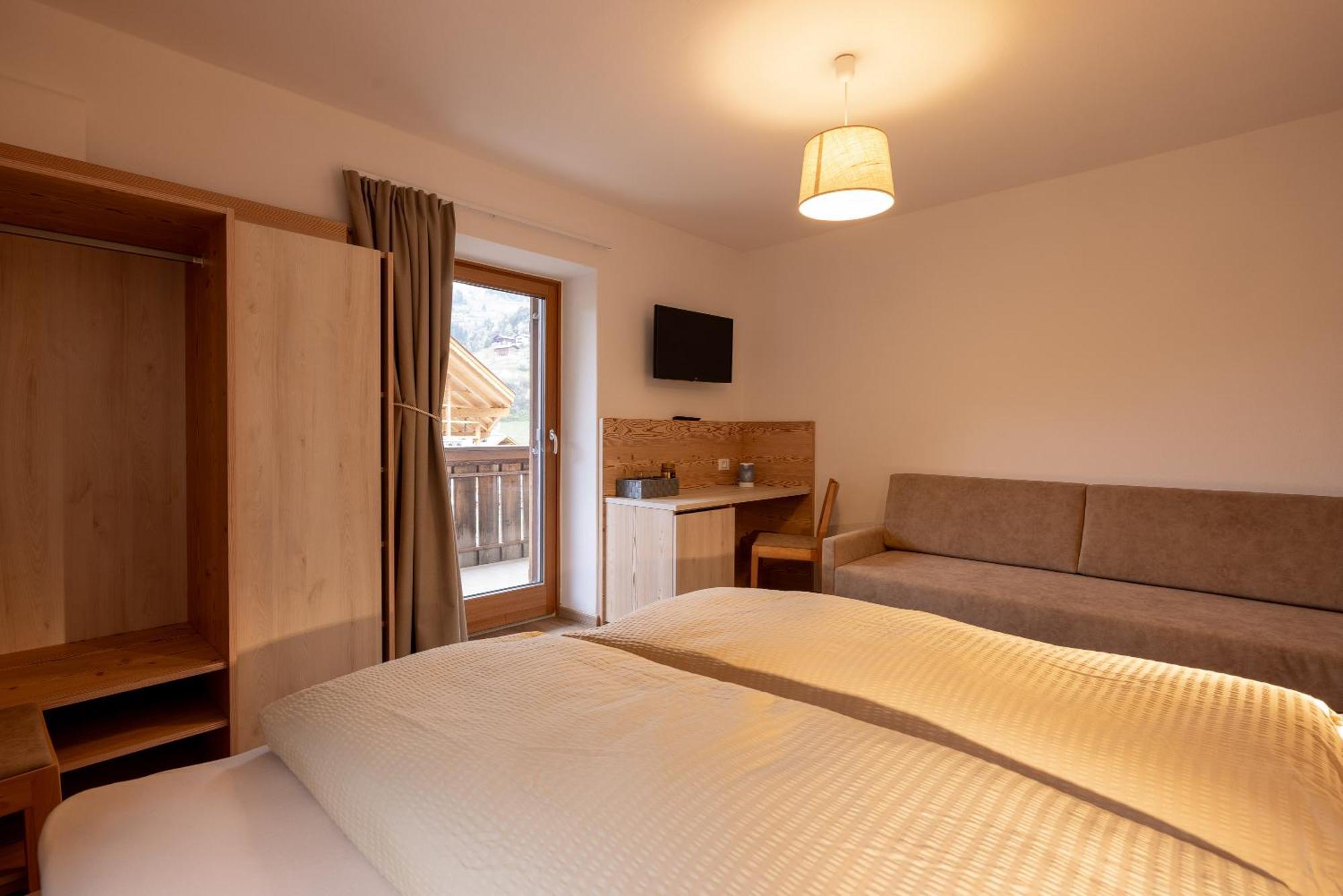 San Pietro Dolomiti Small Budget Hotel أورتيسايْ المظهر الخارجي الصورة